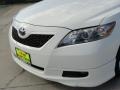 Super White - Camry SE Photo No. 13