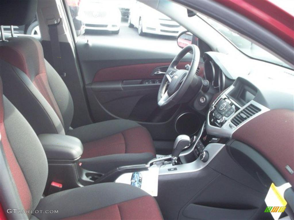 Jet Black/Sport Red Interior 2011 Chevrolet Cruze LT Photo #41365579