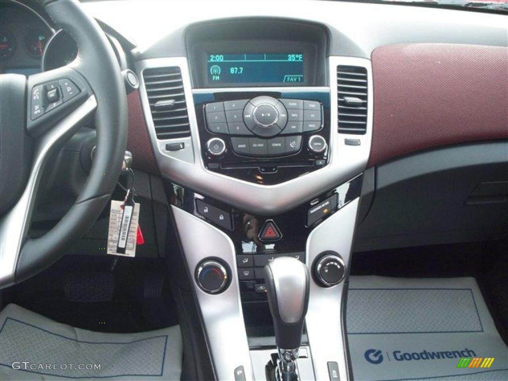 2011 Chevrolet Cruze LT Controls Photo #41365627