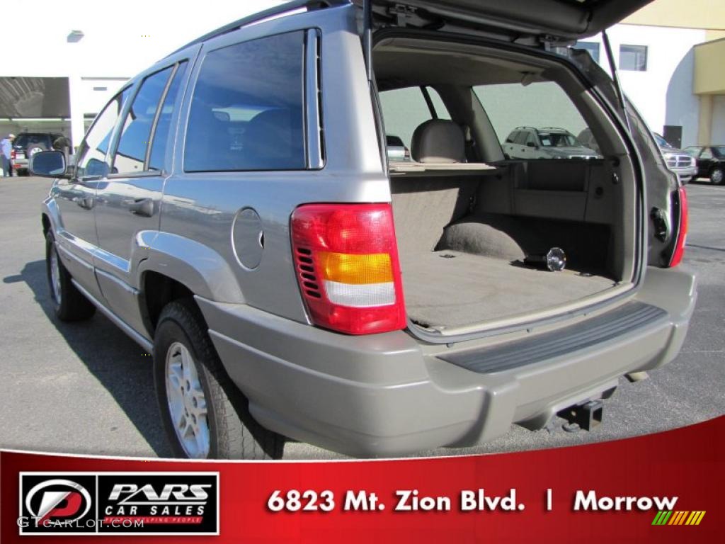 2002 Grand Cherokee Laredo - Silverstone Metallic / Taupe photo #9