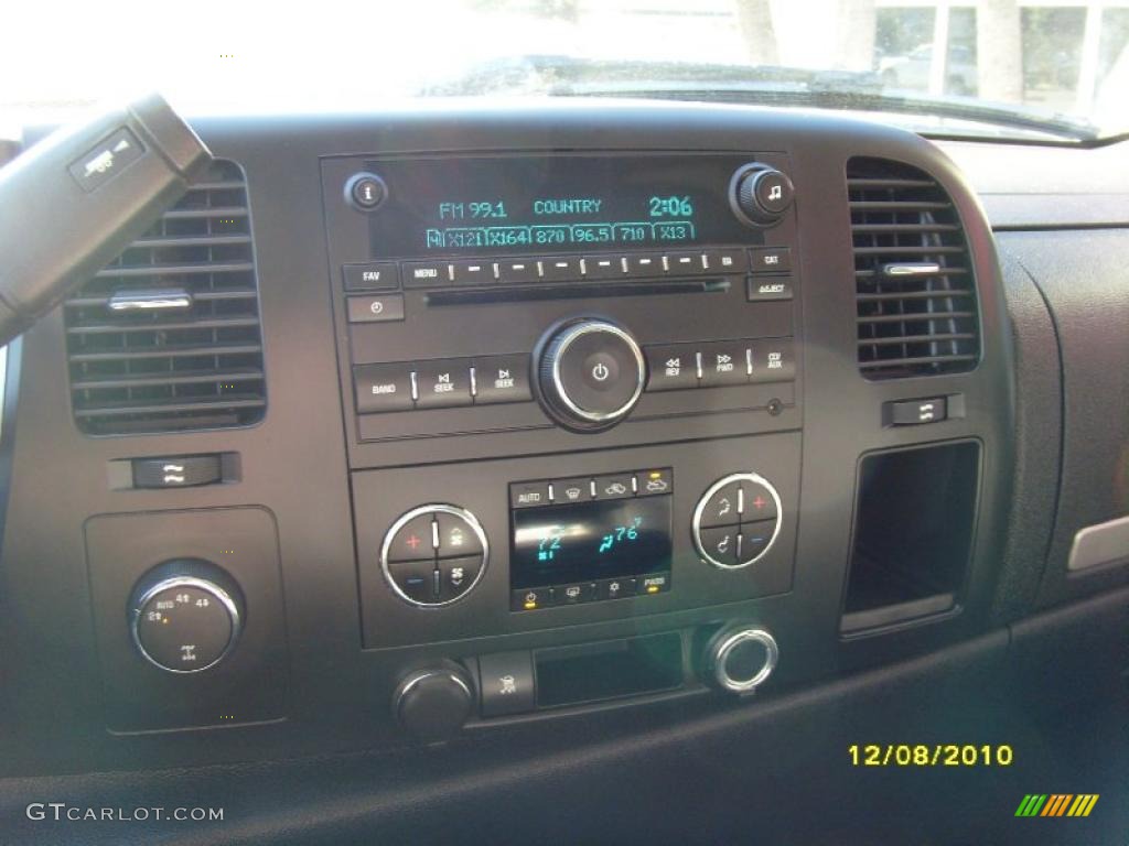 2008 GMC Sierra 1500 SLT Crew Cab 4x4 Controls Photo #41366975