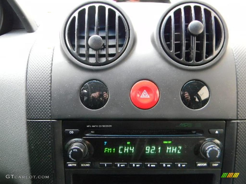 2005 Chevrolet Aveo LS Sedan Controls Photo #41371988