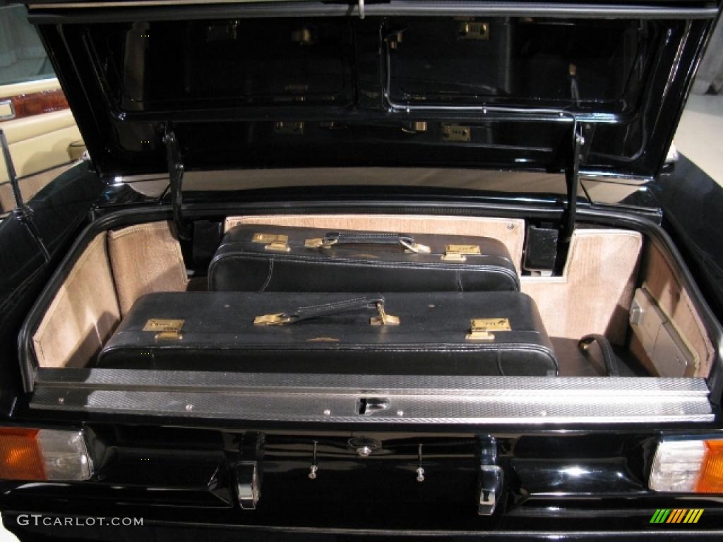 1988 Aston Martin V8 Vantage Volante Trunk Photos
