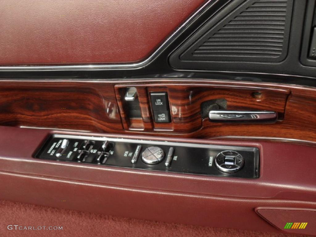 1999 Buick LeSabre Custom Sedan Controls Photo #41378344