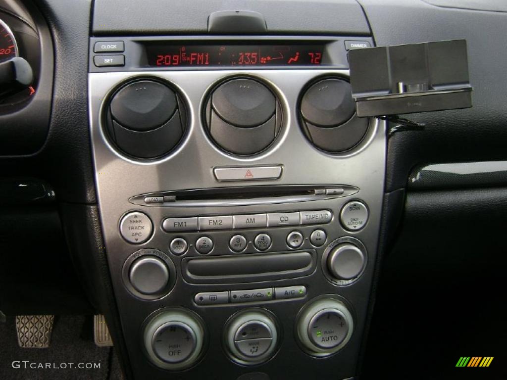 2003 Mazda MAZDA6 s Sedan Controls Photo #41379352