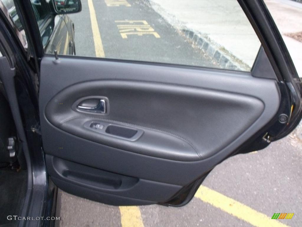 2001 Volvo S40 1.9T SE Off Black Door Panel Photo #41382988