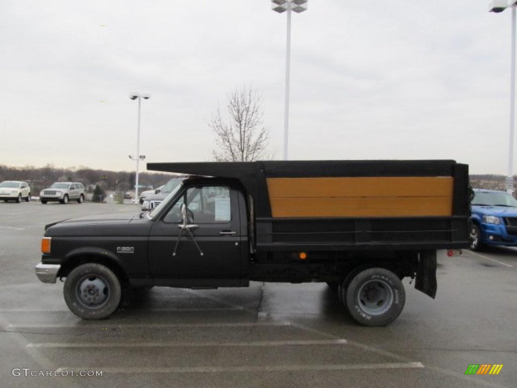 1987 F350 XLT Regular Cab 4x4 Dump Truck - Black / Dark Red photo #7