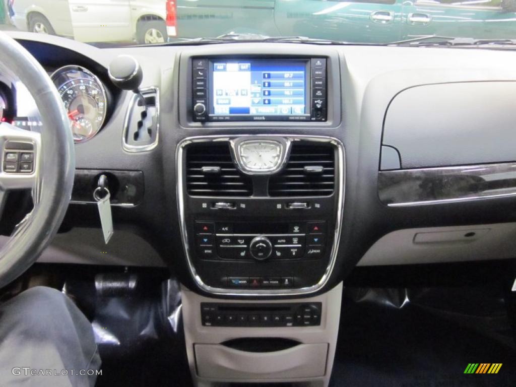 2011 Chrysler Town & Country Touring - L Black/Light Graystone Dashboard Photo #41385604