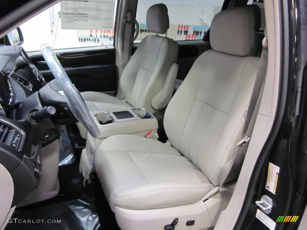 Black/Light Graystone Interior 2011 Chrysler Town & Country Touring - L Photo #41385608