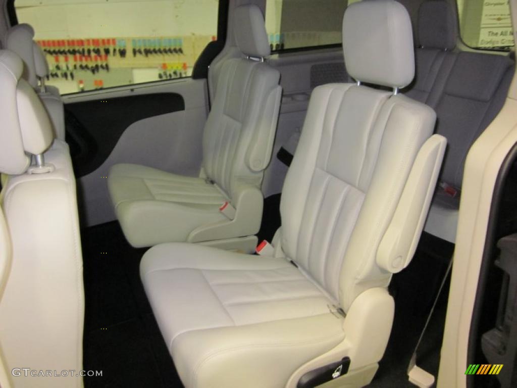 Black/Light Graystone Interior 2011 Chrysler Town & Country Touring - L Photo #41385620