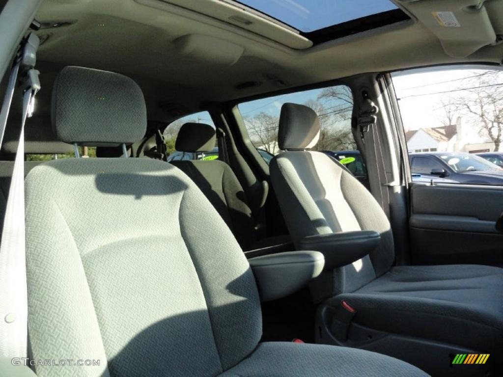 2004 Grand Caravan SXT - Brilliant Black Crystal Pearl / Medium Slate Gray photo #6