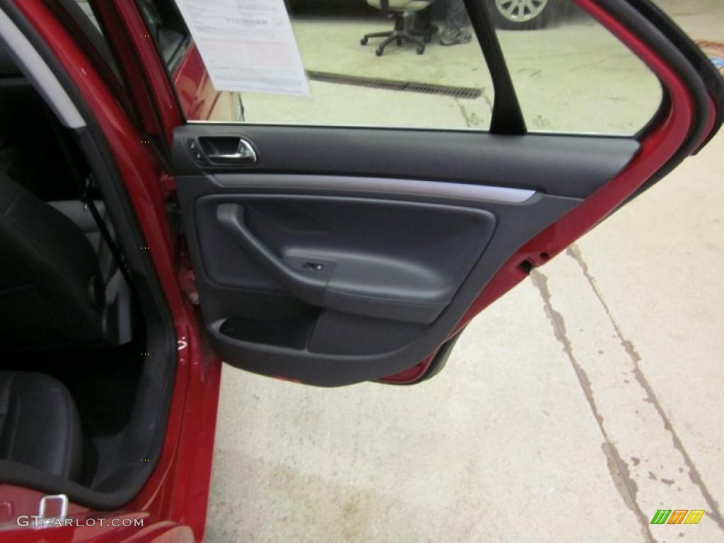 2009 Jetta TDI Sedan - Salsa Red / Anthracite photo #16