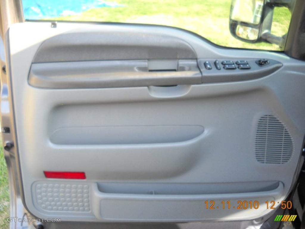 2002 Ford F350 Super Duty XLT Crew Cab Dually Medium Flint Door Panel Photo #41390108