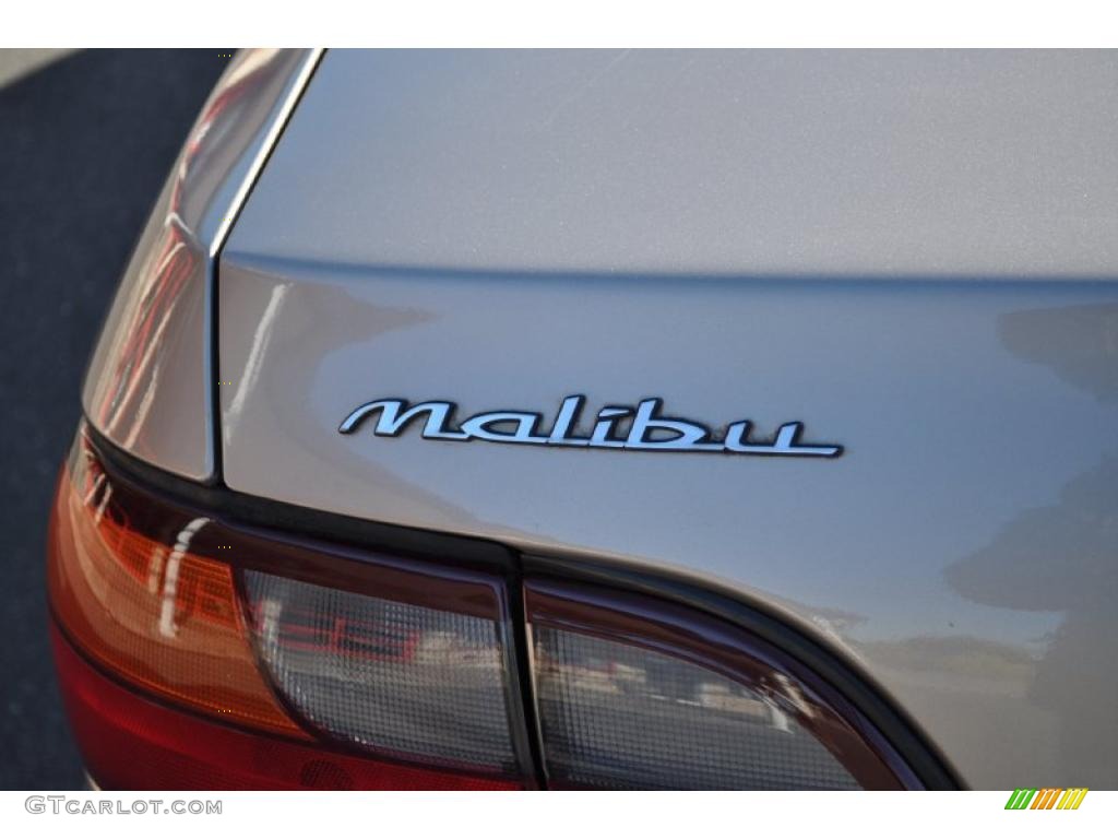2000 Malibu Sedan - Sandrift Metallic / Neutral photo #27