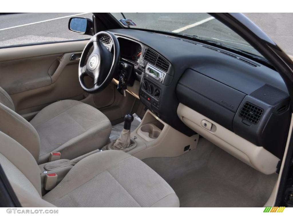 2000 Volkswagen Cabrio GL Beige Dashboard Photo #41392288