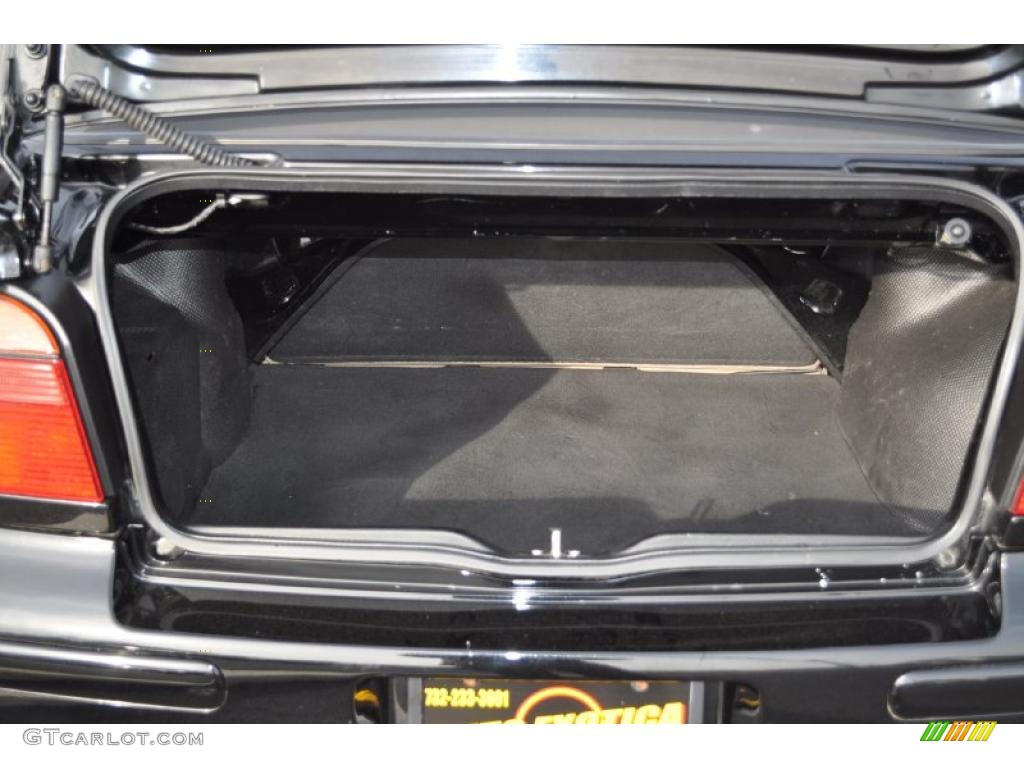 2000 Volkswagen Cabrio GL Trunk Photo #41392308