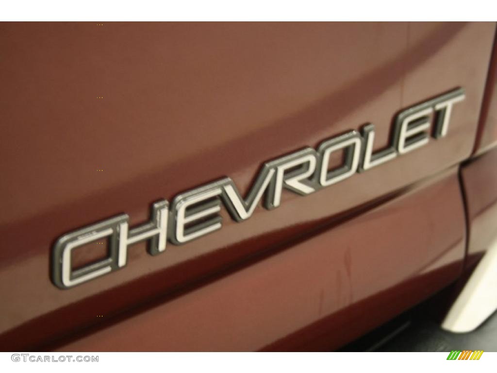 2003 Chevrolet Suburban 1500 LT 4x4 Marks and Logos Photo #41394020