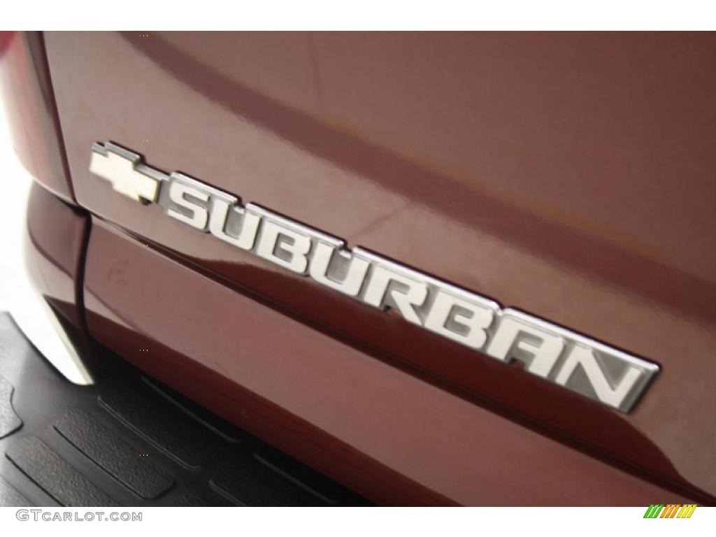2003 Chevrolet Suburban 1500 LT 4x4 Marks and Logos Photos