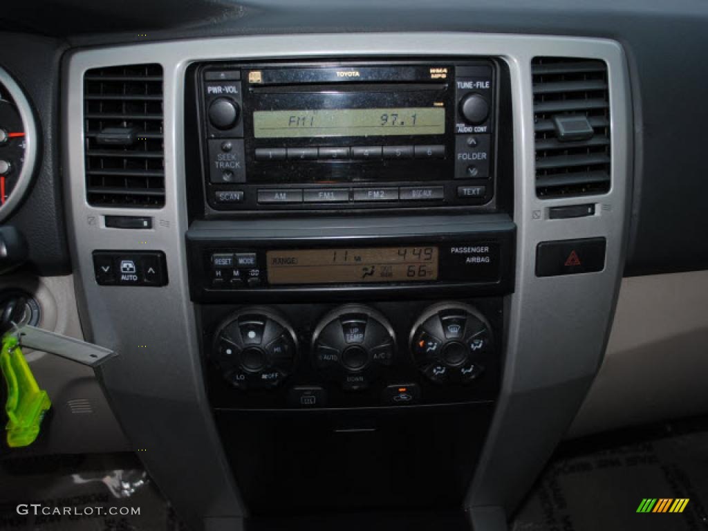 2006 Toyota 4Runner SR5 Controls Photo #41396156