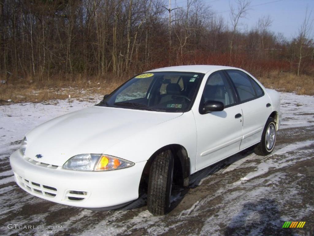 2002 Cavalier Sedan - Bright White / Graphite photo #1