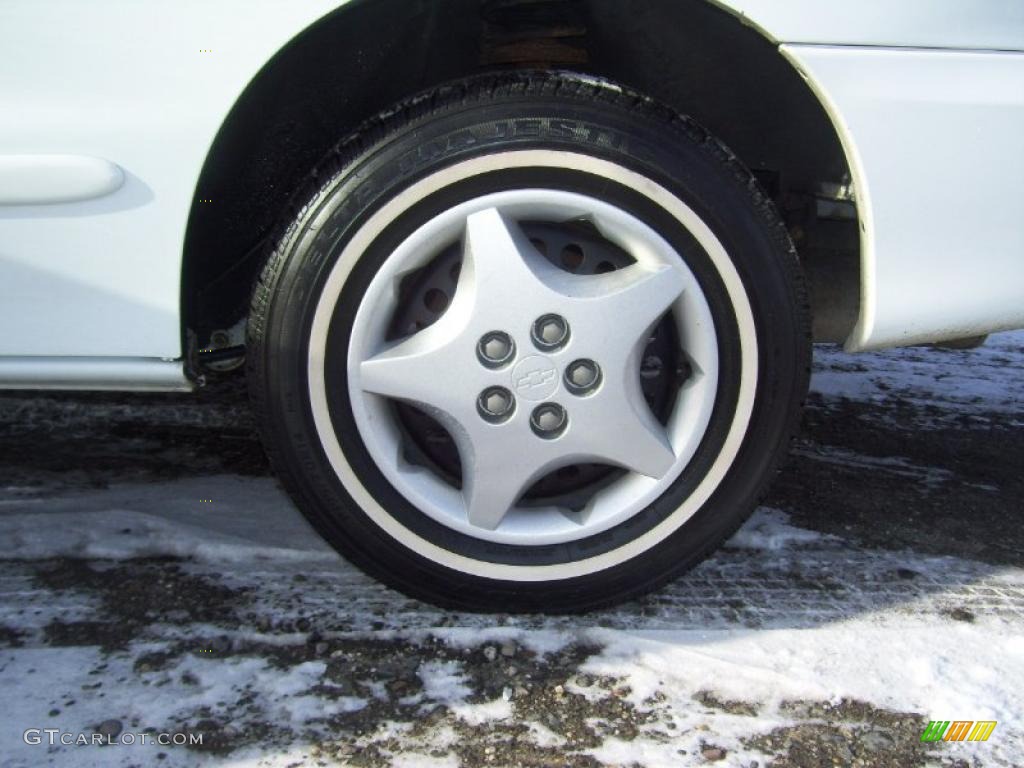 2002 Chevrolet Cavalier Sedan Wheel Photo #41398952