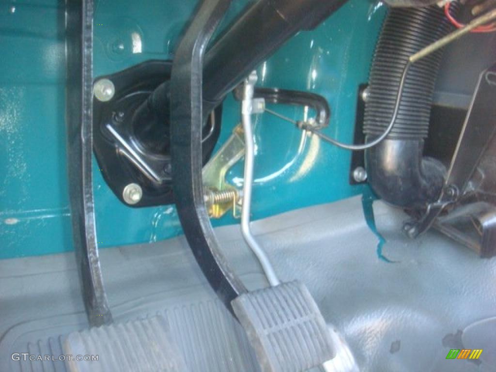 1981 Toyota Land Cruiser FJ40 Controls Photo #41403488
