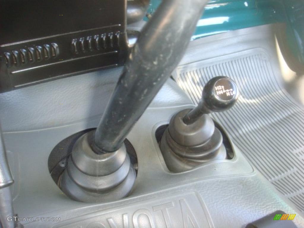 1981 Toyota Land Cruiser FJ40 Controls Photo #41403504