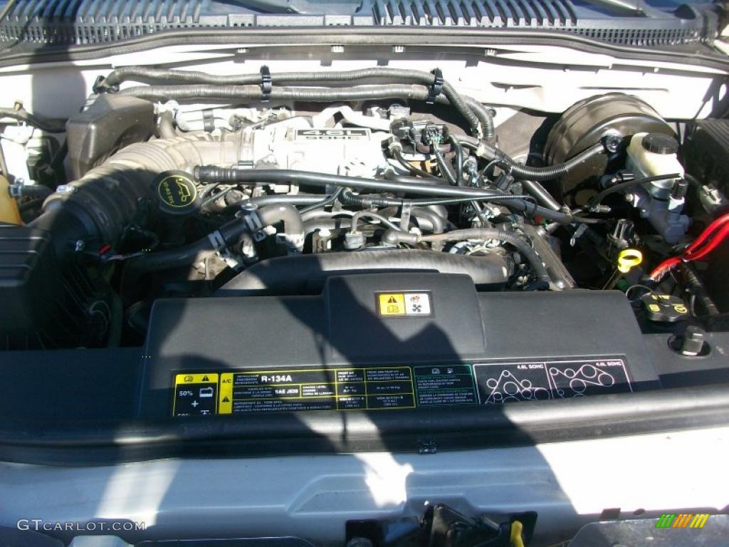2004 Mercury Mountaineer V8 AWD 4.6 Liter SOHC 16 Valve V8 Engine Photo #41408239