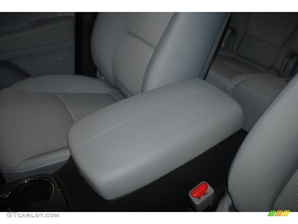 2011 Sorento LX - Titanium Silver / Gray photo #35