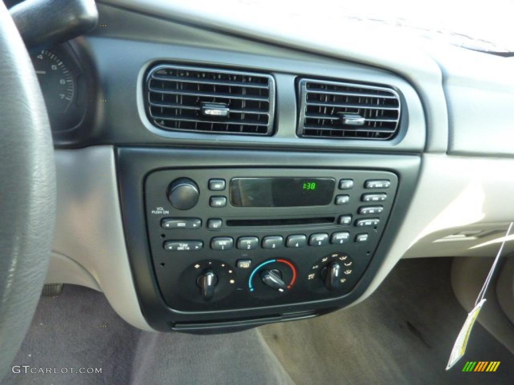 2002 Taurus SE - Dark Shadow Grey Metallic / Medium Graphite photo #13