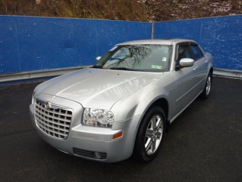 2005 Chrysler 300 Touring AWD Data, Info and Specs