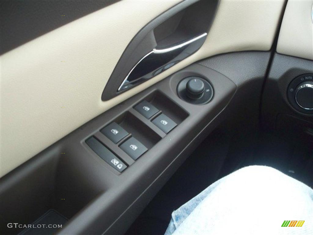 2011 Cruze LT - Ice Blue Metallic / Cocoa/Light Neutral Leather photo #22