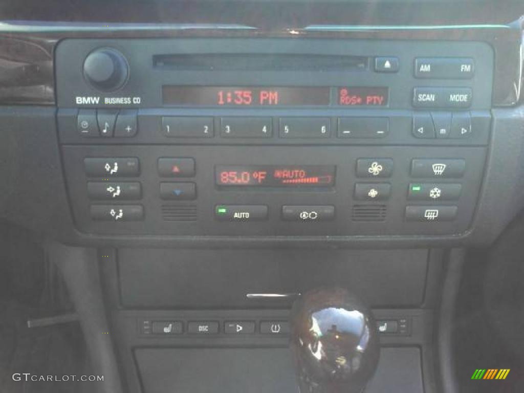 2005 BMW 3 Series 330xi Sedan Controls Photo #41416511