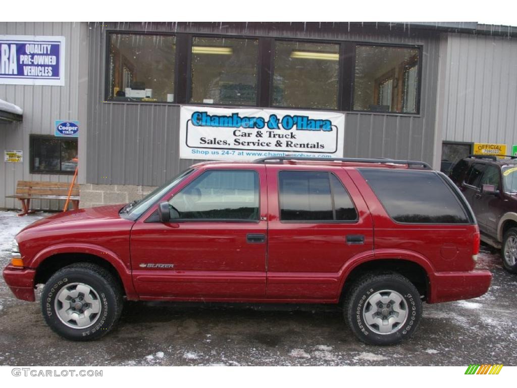 2002 Blazer LS 4x4 - Victory Red / Medium Gray photo #2