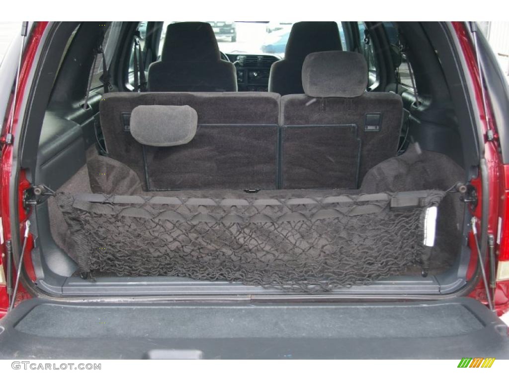 2002 Blazer LS 4x4 - Victory Red / Medium Gray photo #11