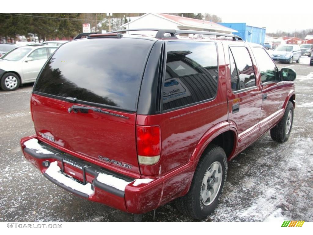 2002 Blazer LS 4x4 - Victory Red / Medium Gray photo #12
