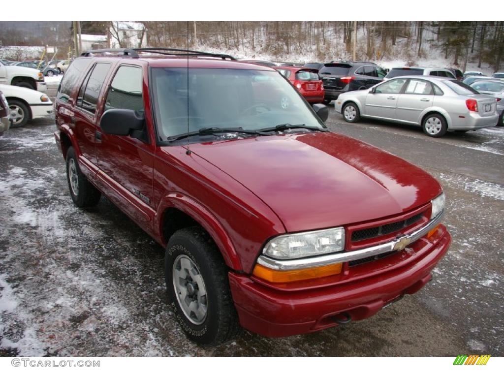 2002 Blazer LS 4x4 - Victory Red / Medium Gray photo #13
