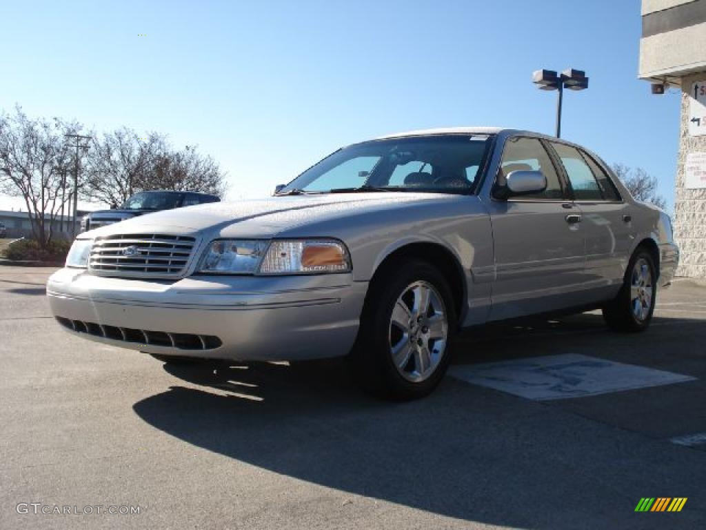 2003 Crown Victoria LX - Silver Frost Metallic / Light Flint photo #7