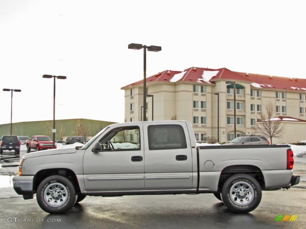 2006 Silverado 1500 LT Crew Cab 4x4 - Sandstone Metallic / Medium Gray photo #1