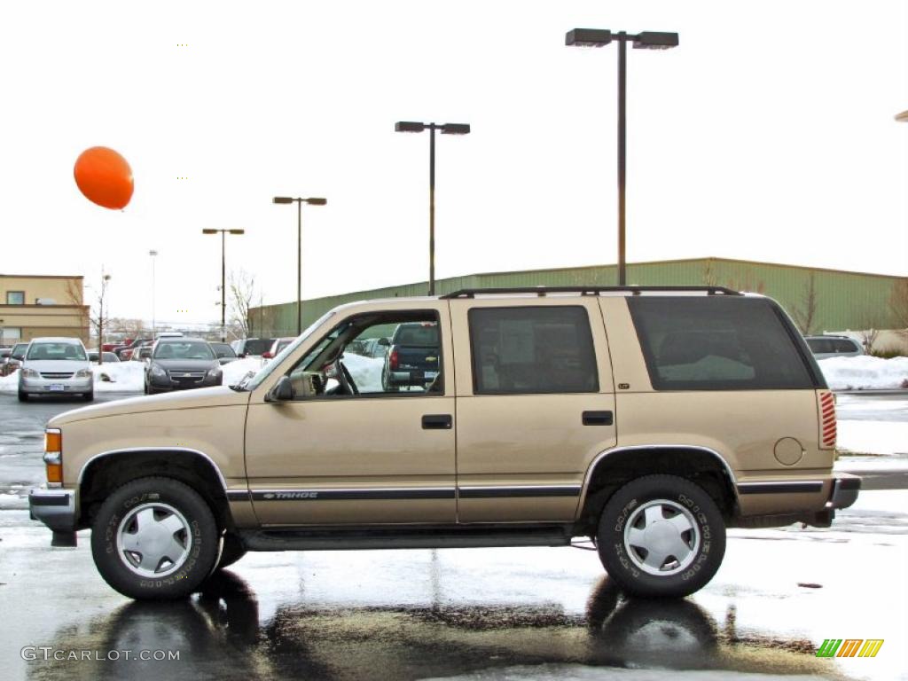 1999 Tahoe LT 4x4 - Sunset Gold Metallic / Neutral photo #1