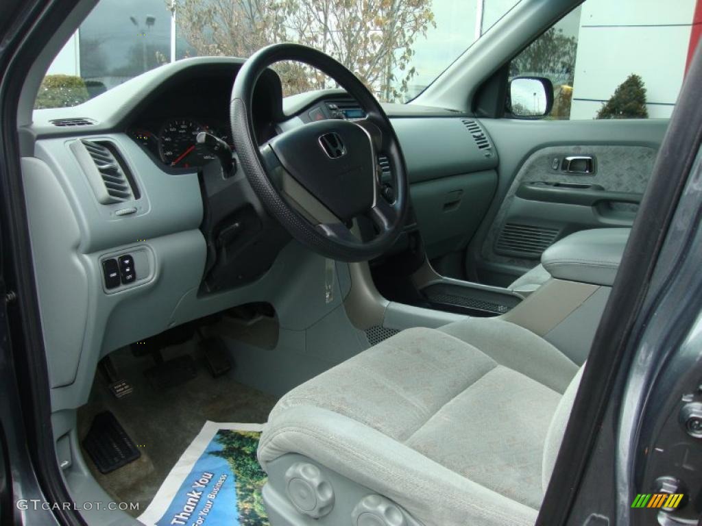 Gray Interior 2005 Honda Pilot LX 4WD Photo #41425039