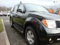 Super Black - Pathfinder SE 4x4 Photo No. 6