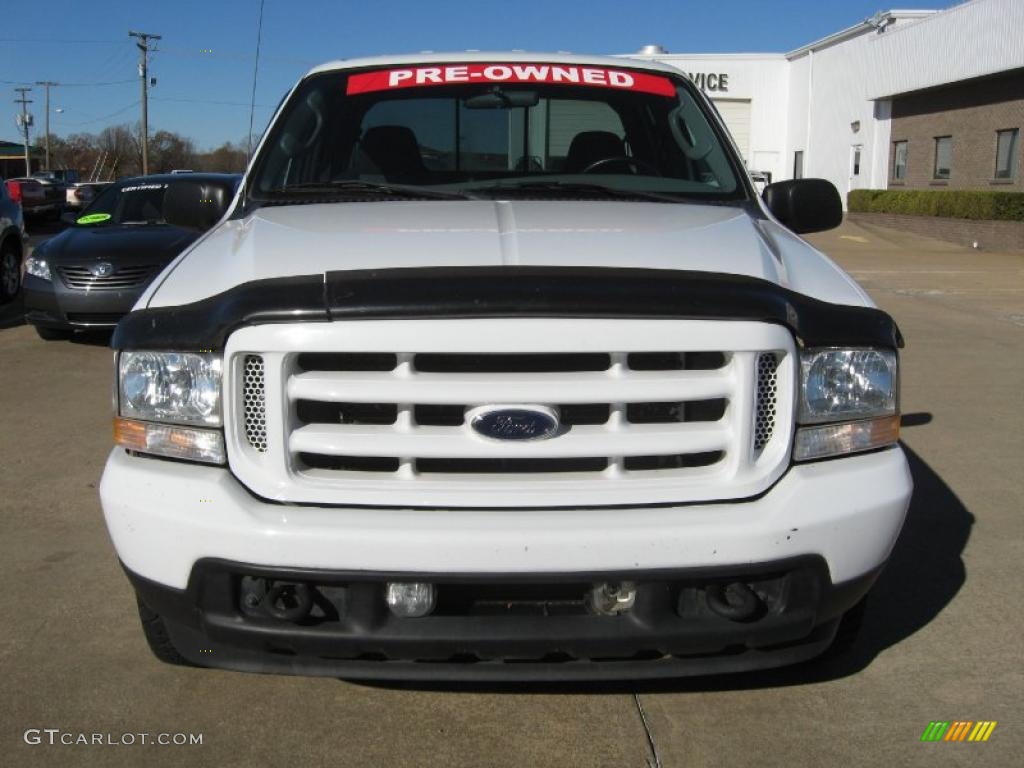 2003 F250 Super Duty XLT Crew Cab - Oxford White / Medium Flint Grey photo #2