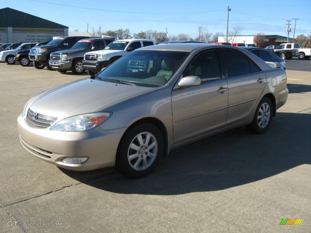 2003 Camry XLE - Desert Sand Mica / Taupe photo #3