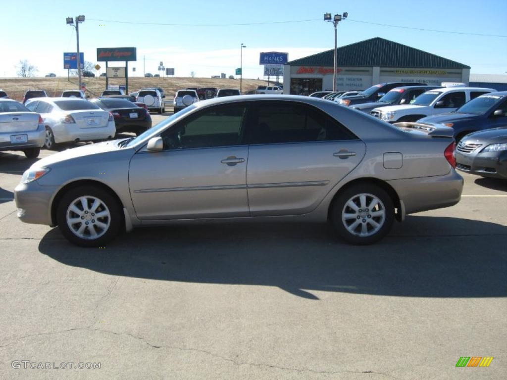 2003 Camry XLE - Desert Sand Mica / Taupe photo #4