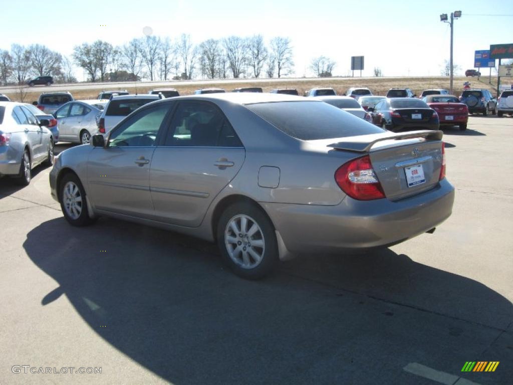 2003 Camry XLE - Desert Sand Mica / Taupe photo #5
