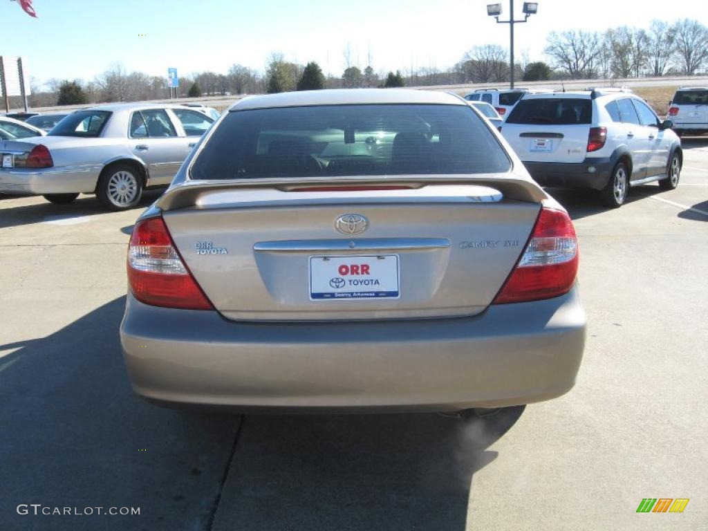 2003 Camry XLE - Desert Sand Mica / Taupe photo #6