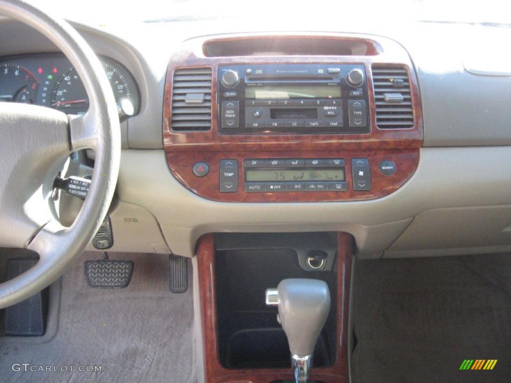 2003 Camry XLE - Desert Sand Mica / Taupe photo #10