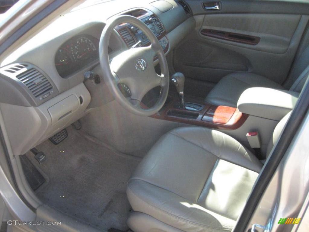 2003 Camry XLE - Desert Sand Mica / Taupe photo #11