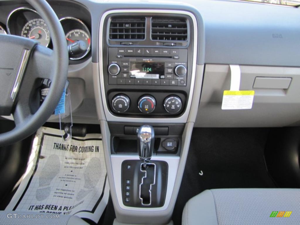 2011 Dodge Caliber Mainstreet Controls Photo #41430059